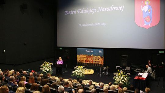 Doceniono dyrektorów i nauczycieli zamojskich placówek oświatowych
