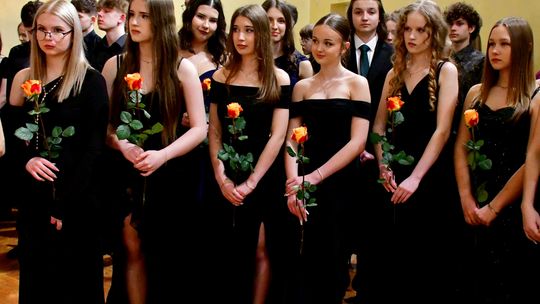 Bal Ósmoklasisty w biłgorajskiej „Jedynce”