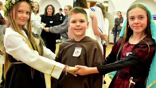 Biłgoraj. Bal Wszystkich Świętych