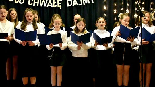 Dąbrówka. Wspólne kolędowanie w remizie OSP