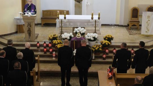 Msza Święta w intencji zmarłych strażaków