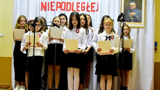 Wspólne śpiewanie dla Niepodległej w Dąbrówce