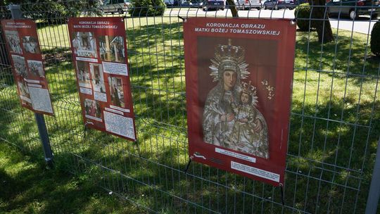Wystawa o koronacji Matki Bożej Tomaszowskiej