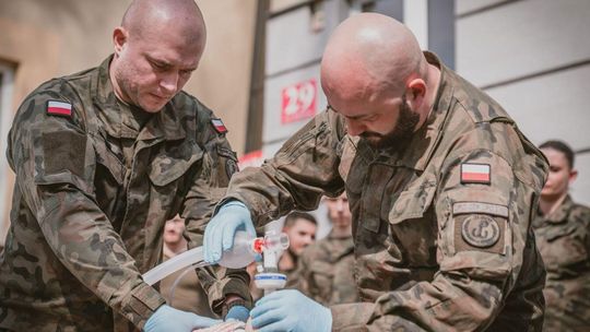 Zawsze gotowi, by ratować życie - żołnierze 2 LBOT na kursie KPP