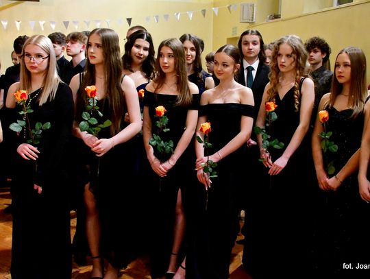 Bal Ósmoklasisty w biłgorajskiej „Jedynce”