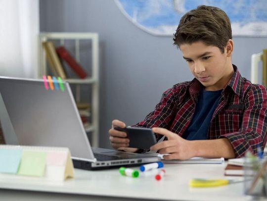 Bezpieczeństwo w sieci, czyli co musi posiadać idealny telefon dla dziecka?