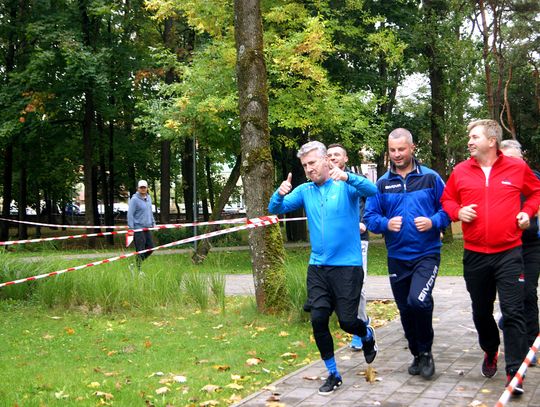 Biegną w Tomaszowie na 400 km