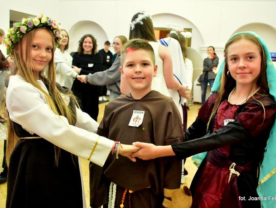 Biłgoraj. Bal Wszystkich Świętych