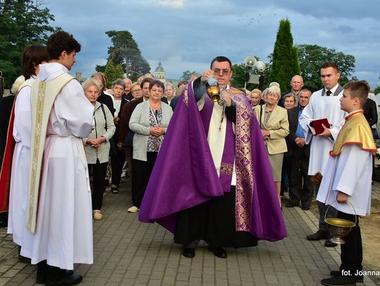 Biłgoraj. Modlitwa za zmarłych w przeddzień odpustu