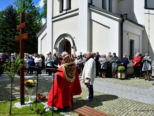 Biłgoraj. Poświęcenie krzyża epidemicznego