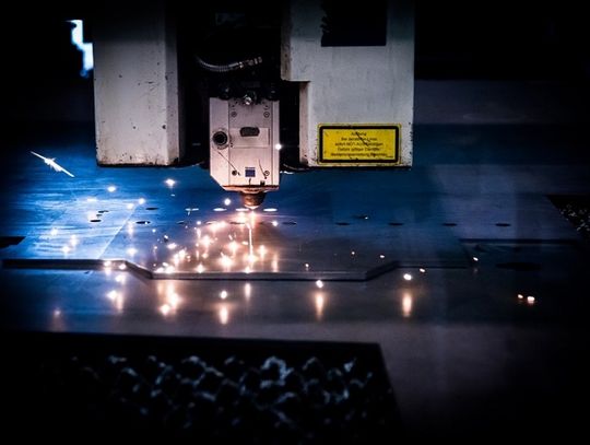 Co warto wiedzieć o obróbce laserowej CNC?