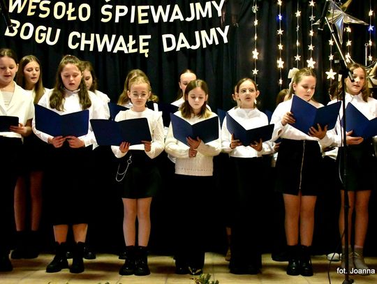 Dąbrówka. Wspólne kolędowanie w remizie OSP