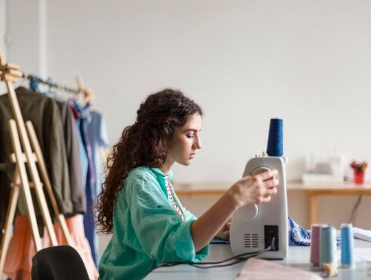 Haft komputerowy – nowoczesny sposób na trwałe znakowanie odzieży