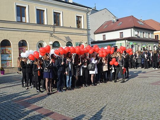 Happening patriotyczny 1LO w Zamościu