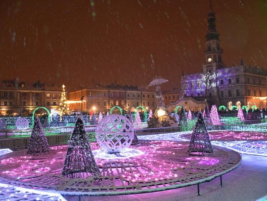 Iluminacje na zamojskim rynku