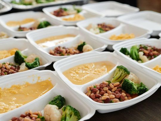 Jak catering dietetyczny wspiera osoby aktywne fizycznie