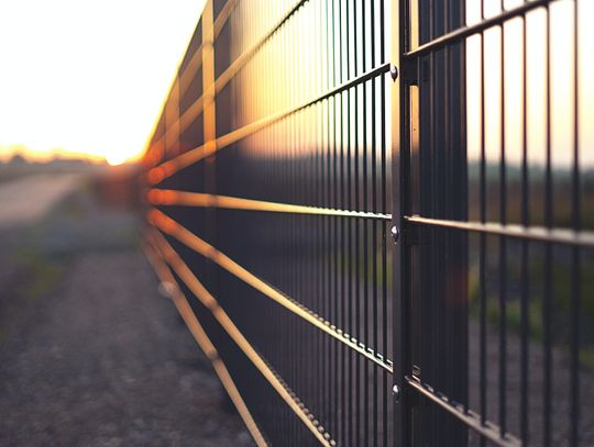 Jakie korzyści przynoszą ogrodzenia panelowe? Euro Płot radzi