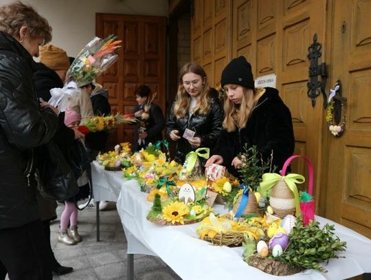 Kiermasz Wielkanocny w parafii pw. Św. Apostołów Piotra i Pawła w Tworyczowie