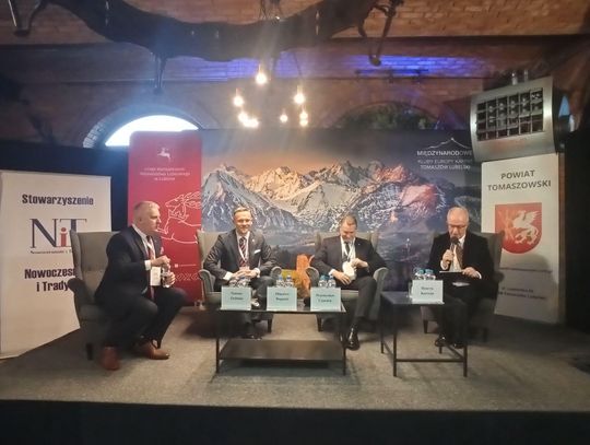 Konferencja "Między informacją a dezinformacją"
