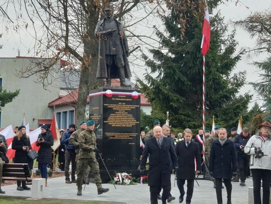 Lubaczów. Uroczyste odsłonięcie pomnika gen. Stanisława Dąbka