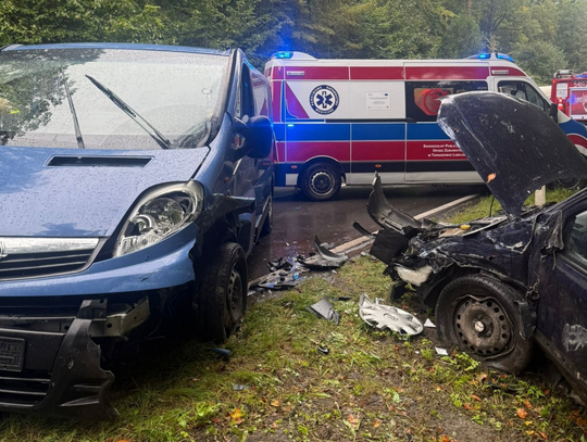 Mandaty i zatrzymane prawa jazdy. W Podhuciu wypadek z udziałem dwóch aut
