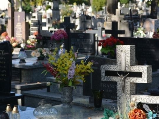 Msza św. na cmentarzu parafialnym w Zamościu