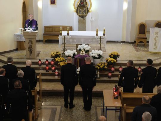 Msza Święta w intencji zmarłych strażaków