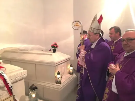 Msza święta za zmarłych biskupów