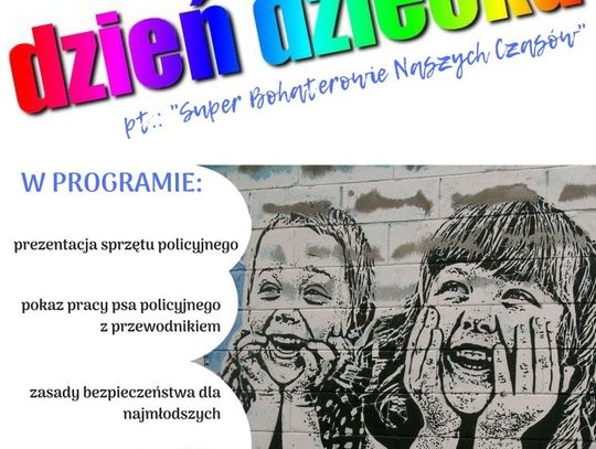 Muzealnicy i policjanci dziecom