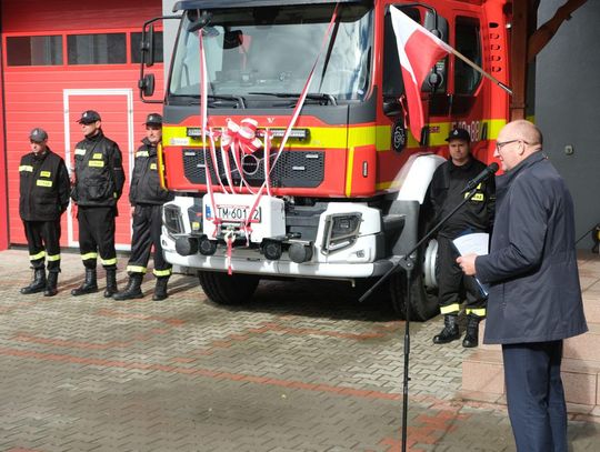 Nowy wóz strażacki dla OSP Werechanie – oficjalne przekazanie i poświęcenie pojazdu