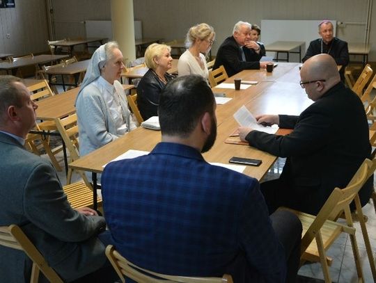Obrady diecezjalnego zespołu synodalnego