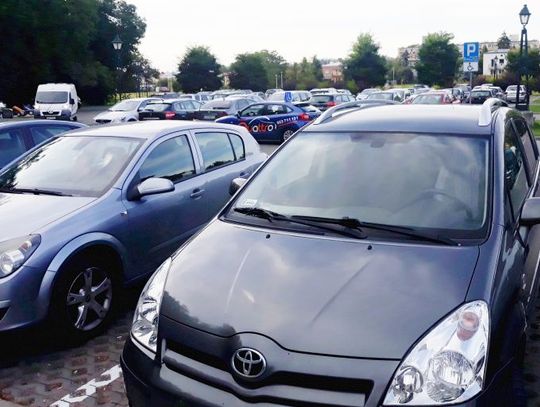 Od 1 kwietnia do 30 września będzie więcej płatnych parkingów