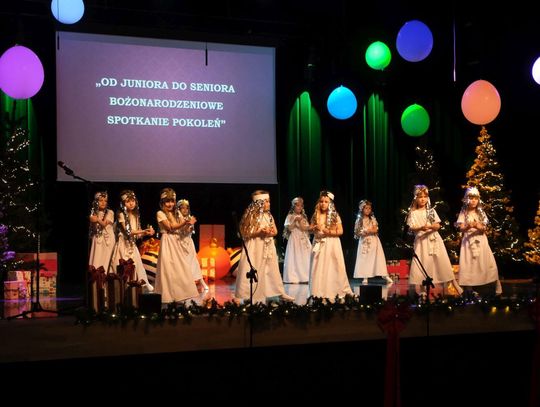 "Od Juniora do Seniora - bożonarodzeniowe spotkanie pokoleń"
