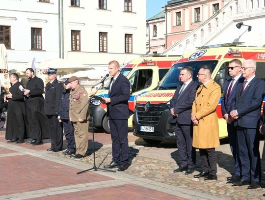 Oddanie do użytku czterech nowych ambulansów dla Samodzielnej Publicznej Stacji Pogotowia i Transportu Sanitarnego w Zamościu