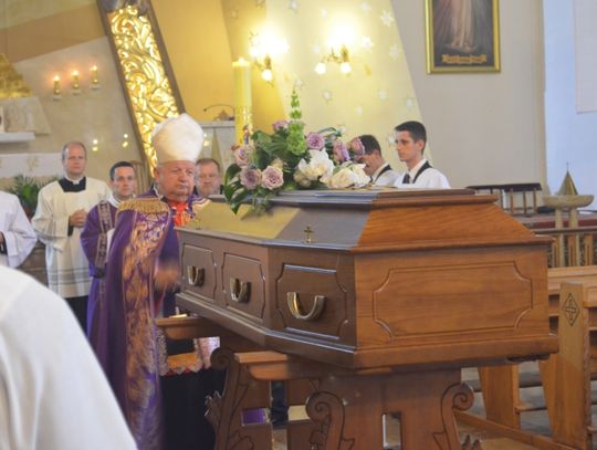 Ostatnie pożegnanie ojca arcybiskupa Mokrzyckiego