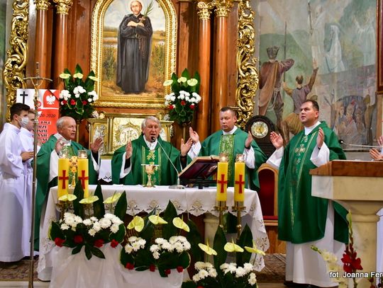 Parafianie ‘Kościółka’ podziękowali ks. Budzyńskiemu