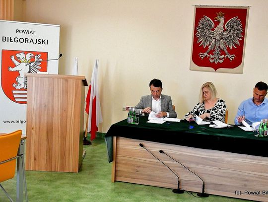 Podpisanie umów na prace modernizacyjne w gminie Goraj w ramach projektu e-Geodezja II