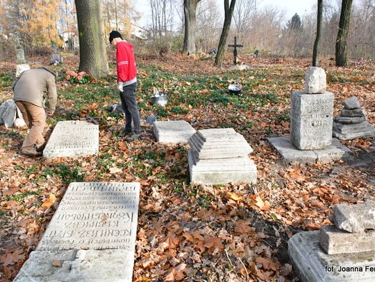 Porządkowanie zabytkowych cmentarzy w Soli i w Różańcu