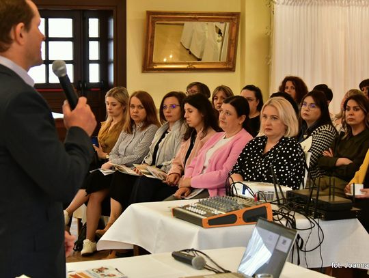 Powiat Biłgorajski. Konferencja o ochronie dzieci przed przemocą seksualną