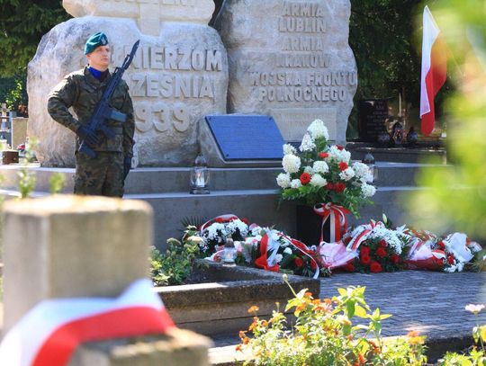 Powiatowe uroczystości szkolno-patriotyczne w Krasnobrodzie