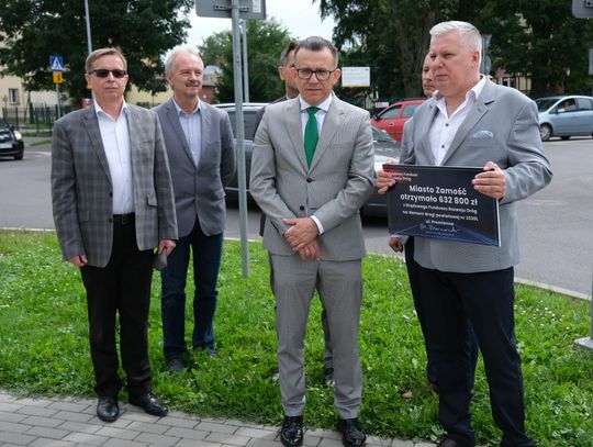 Przekazano promesy na remont dróg w Zamościu