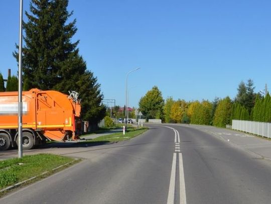 Rowerzysta potrącony przez ciężarówkę przewożącą odpady komunalne