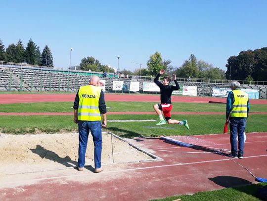 Rywalizują na stadionie 