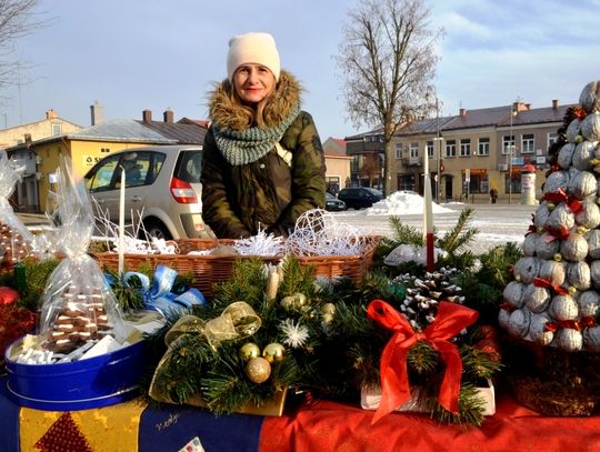 Świąteczne rękodzieła na lubaczowskim rynku