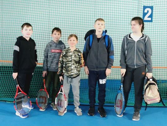 Turniej tenisowy zgromadził na kortach dużą liczbę klubowych zawodników  