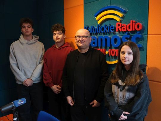 Uczniowie II LO w Tomaszowie Lubelskim przywracają pamięć o Milesie Lermanie