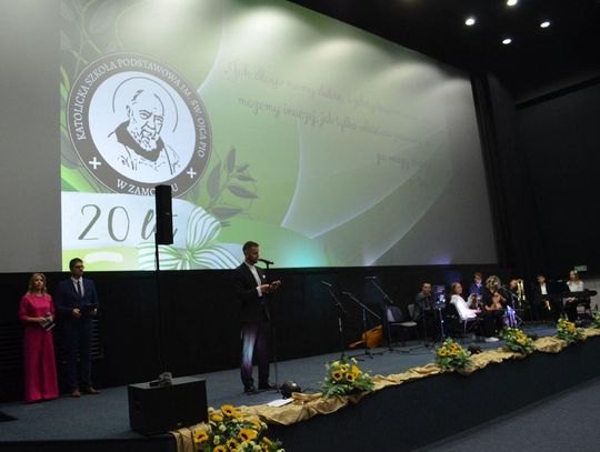 Uroczystości jubileuszowe z okazji 20-lecia działalności Katolickiej Szkoły Podstawowowej im. św. Ojca Pio w Zamościu