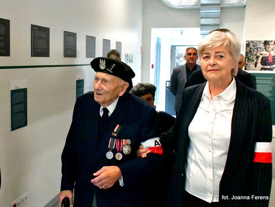 Wizyta żołnierzy Armii Krajowej w osuchowskim muzeum