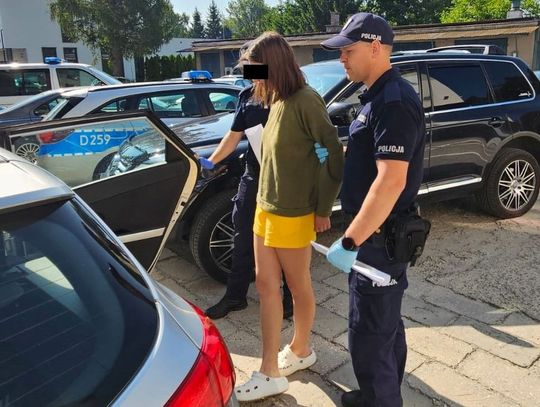 Wtargnęli do domu i pobili rodzinę. Prowodyrką napaści była 18-latka