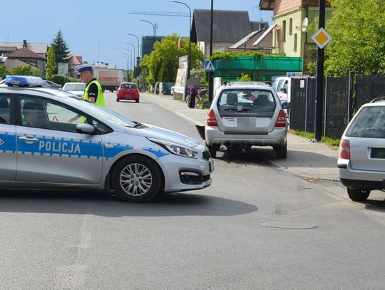 Wypadek. Zderzenie pojazdów, pieszy w szpitalu